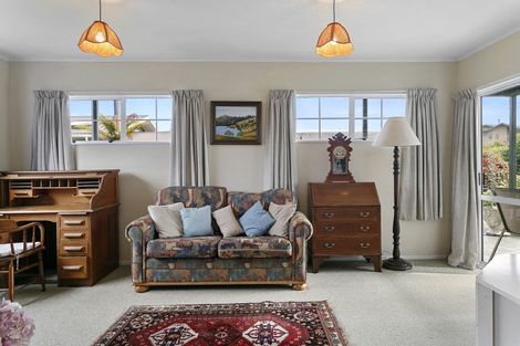 Photo of property in 7 Titoki Avenue, Waipahihi, Taupo, 3330