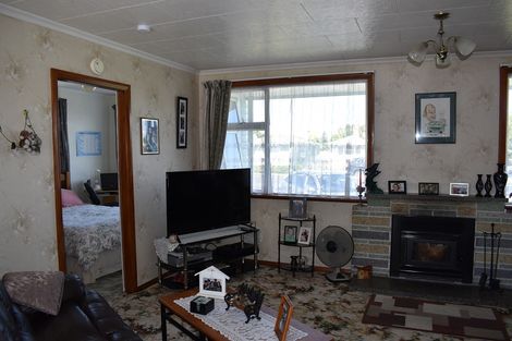 Photo of property in 25 Diamond Street, Carterton, 5713