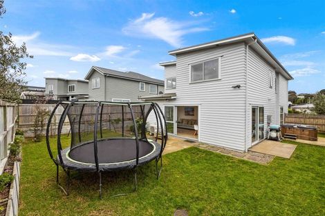 Photo of property in 11 Kukuwai Avenue, Red Beach, 0932