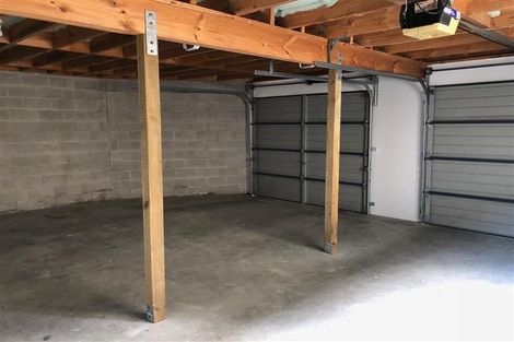 Photo of property in 11 Felicity Place, Unsworth Heights, Auckland, 0632