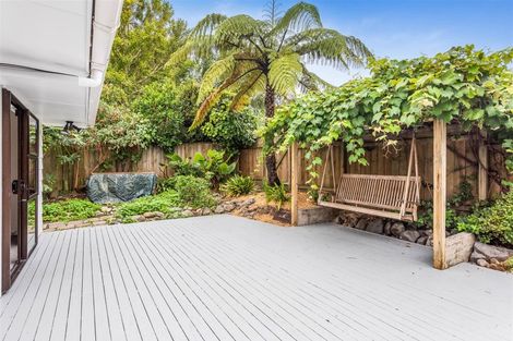 Photo of property in 50 Winara Avenue, Waikanae, 5036