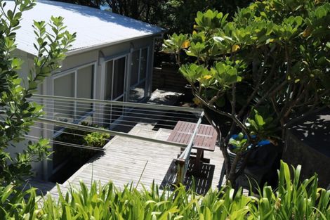 Photo of property in 18 Rewa Place, Russell, 0202