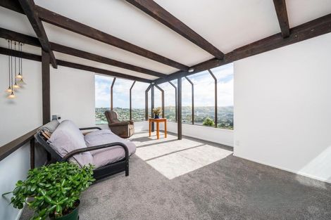 Photo of property in 16 Carluke Street, Paparangi, Wellington, 6037