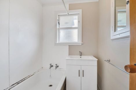 Photo of property in 614 Featherston Street, Roslyn, Palmerston North, 4414