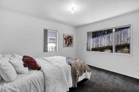 Photo of property in 82 Awanui Street, Merrilands, New Plymouth, 4312