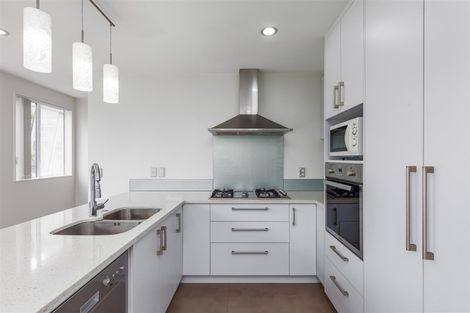 Photo of property in 92 Kaipatiki Road, Glenfield, Auckland, 0629