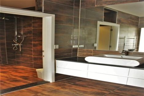 Photo of property in 11 Kinmont Rise, East Tamaki Heights, Auckland, 2016