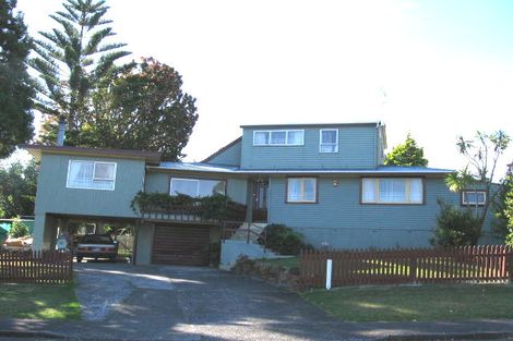 Photo of property in 33 Lantana Road, Green Bay, Auckland, 0604