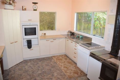 Photo of property in 5 Holmes Bay Road, Pigeon Bay, 7583