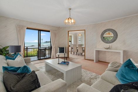 Photo of property in 2/30 Manly Esplanade, Browns Bay, Auckland, 0630