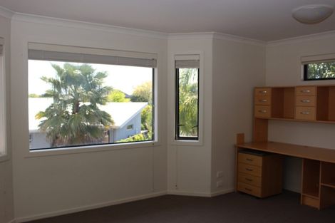 Photo of property in 17 Shalimar Place, Huntington, Hamilton, 3210