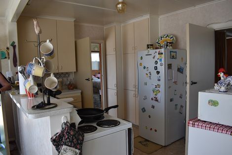 Photo of property in 25 Diamond Street, Carterton, 5713