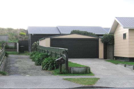 Photo of property in 85 Queens Road, Waikanae Beach, Waikanae, 5036