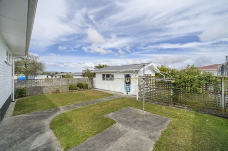 Photo of property in 10 Wairau Place, Kelvin Grove, Palmerston North, 4414