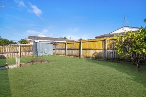 Photo of property in 3/3 Eulogy Place, Randwick Park, Auckland, 2105