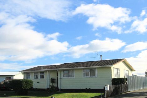Photo of property in 64 Atherfold Crescent, Greenmeadows, Napier, 4112