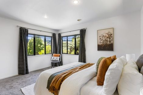 Photo of property in 70a Kirton Drive, Riverstone Terraces, Upper Hutt, 5018