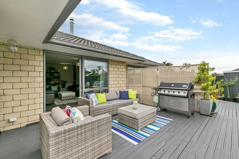 Photo of property in 27 Putaka Place, Papamoa Beach, Papamoa, 3118