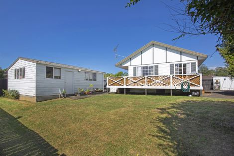 Photo of property in 58 De Quincey Terrace, Highland Park, Auckland, 2010