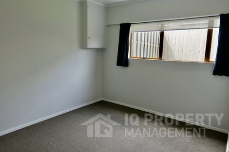 Photo of property in 2/77 Prince Regent Drive, Half Moon Bay, Auckland, 2012