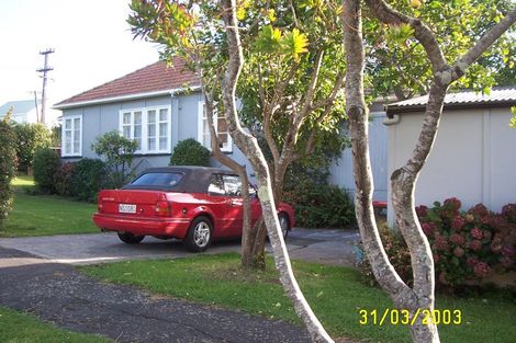 Photo of property in 77 Tahapa Crescent, Meadowbank, Auckland, 1072