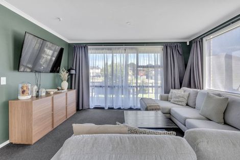 Photo of property in 9 Discovery Place, Marfell, New Plymouth, 4310