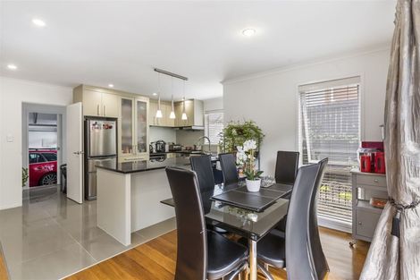 Photo of property in 1 Citation Way, Botany Downs, Auckland, 2010