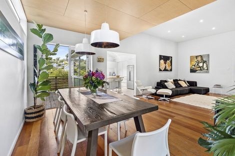 Photo of property in 69 Creswick Terrace, Northland, Wellington, 6012