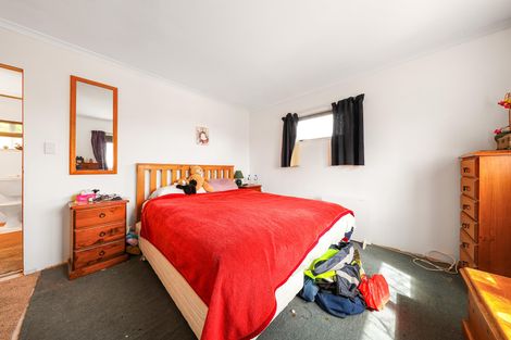 Photo of property in 24 Bundena Place, Clendon Park, Auckland, 2103