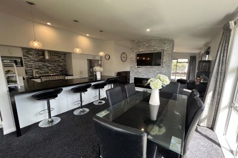 Photo of property in 30 Peter Hall Drive, Kelvin Grove, Palmerston North, 4414