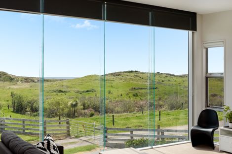 Photo of property in 1340 Papamoa Beach Road, Papamoa Beach, Papamoa, 3118