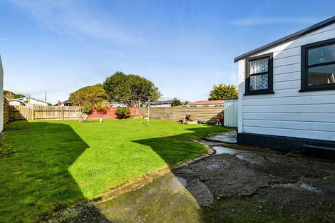Photo of property in 30 Cambria Street, Hawera, 4610