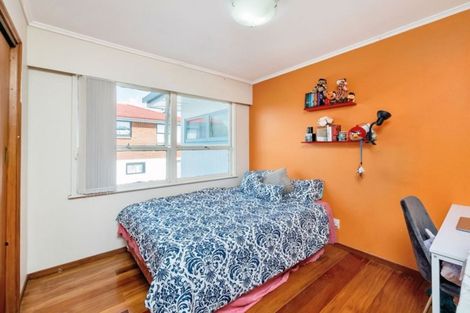 Photo of property in 92 Waimumu Road, Massey, Auckland, 0614