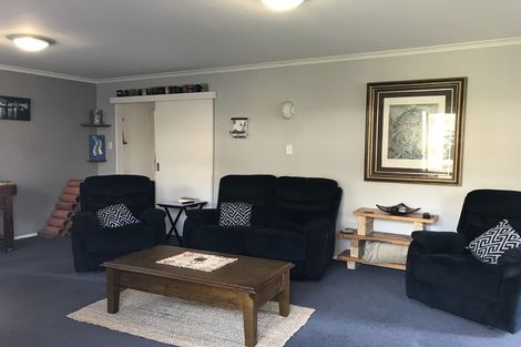 Photo of property in 2/28 Third Avenue, Tauranga, 3110