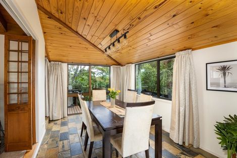 Photo of property in 20 Sequoia Grove, Merrilands, New Plymouth, 4312