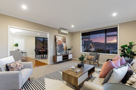 Photo of property in 13 Wangapeka Way, Aotea, Porirua, 5024