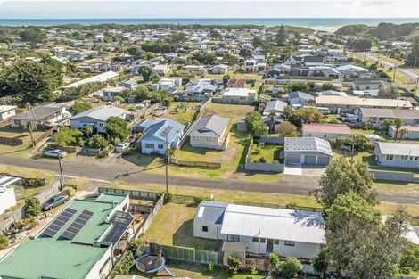 Photo of property in 3 Ruanui Street, Himatangi Beach, Foxton, 4891