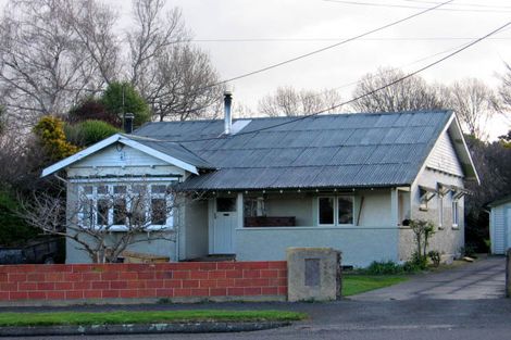 Photo of property in 37 Cambridge Terrace, Masterton, 5810