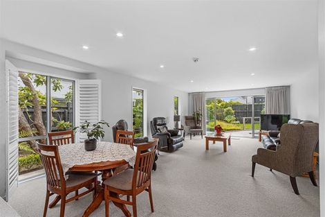 Photo of property in 2/15 Taylors Avenue, Bryndwr, Christchurch, 8052