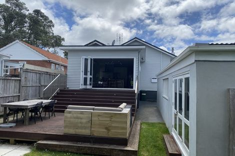 Photo of property in 102 Namata Road, One Tree Hill, Auckland, 1061