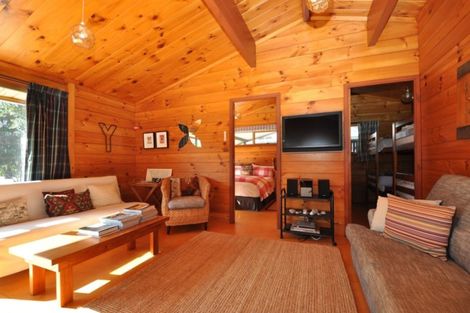 Photo of property in 16 Courtney Place, Pauanui, Hikuai, 3579