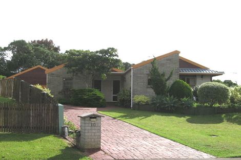 Photo of property in 10 Flagstaff Place, Massey, Auckland, 0614
