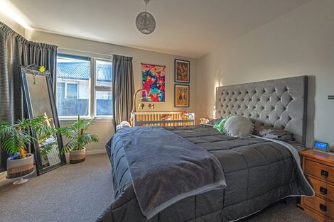 Photo of property in 8 Tenby Place, Avondale, Christchurch, 8061