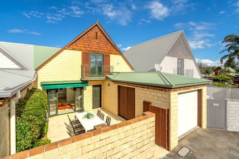 Photo of property in 3/52 Taharoto Road, Takapuna, Auckland, 0622