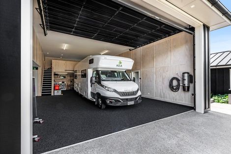 Photo of property in 32 Wallis Street, Raglan, 3225