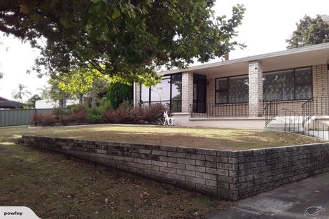 Photo of property in 1 Len Brown Place, Pukekohe, 2120