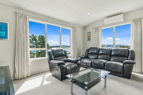 Photo of property in 38 Aspiring Terrace, Aotea, Porirua, 5024