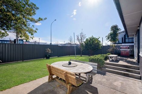 Photo of property in 6 Lee Road, Taradale, Napier, 4112