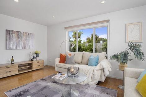 Photo of property in 32a Bodi Place, Te Atatu South, Auckland, 0610