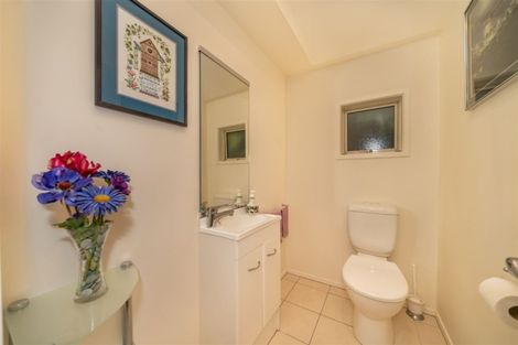 Photo of property in 76 Heretaunga Square, Silverstream, Upper Hutt, 5019